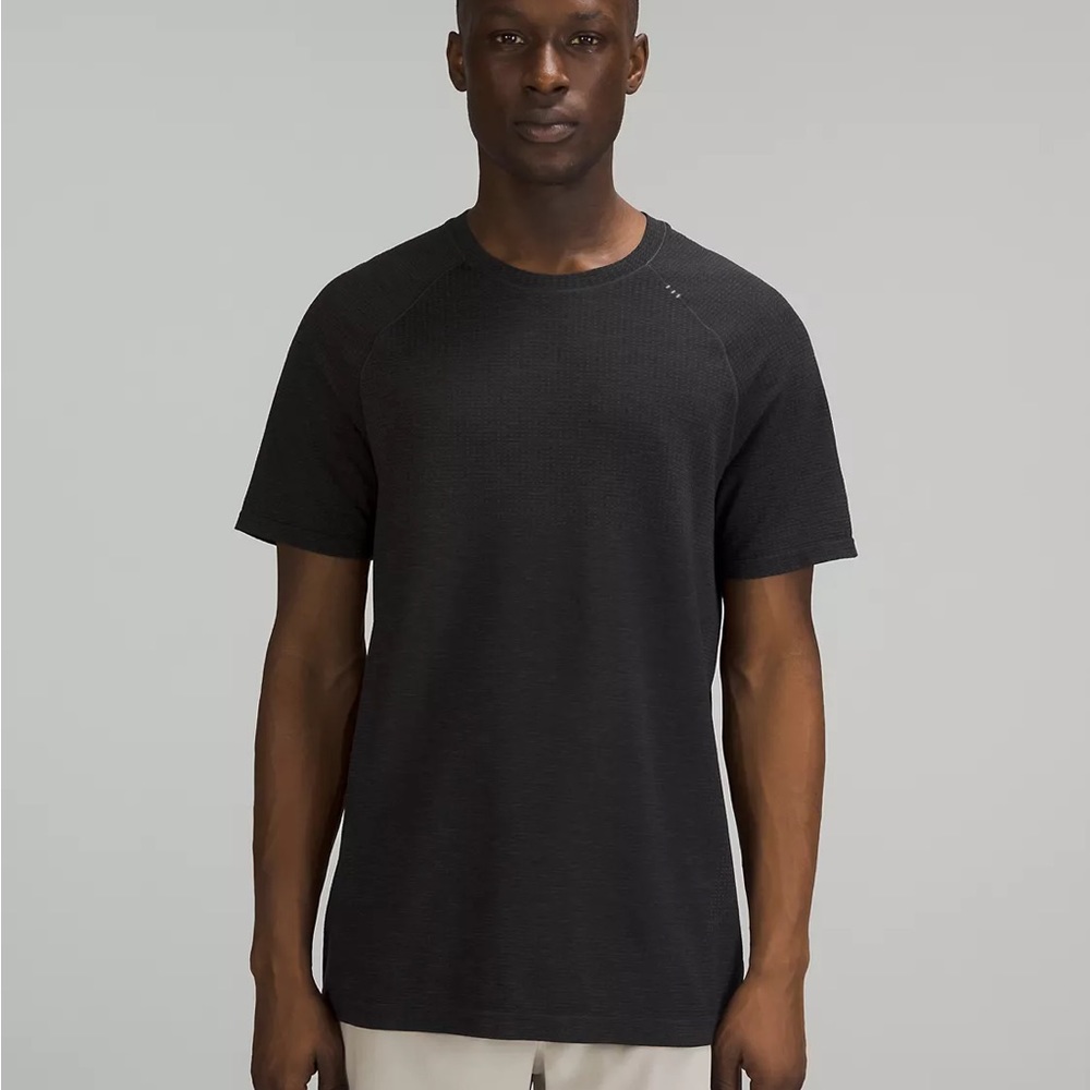 Lululemon Metal Vent Tech Short-Sleeve Shirt size Small
